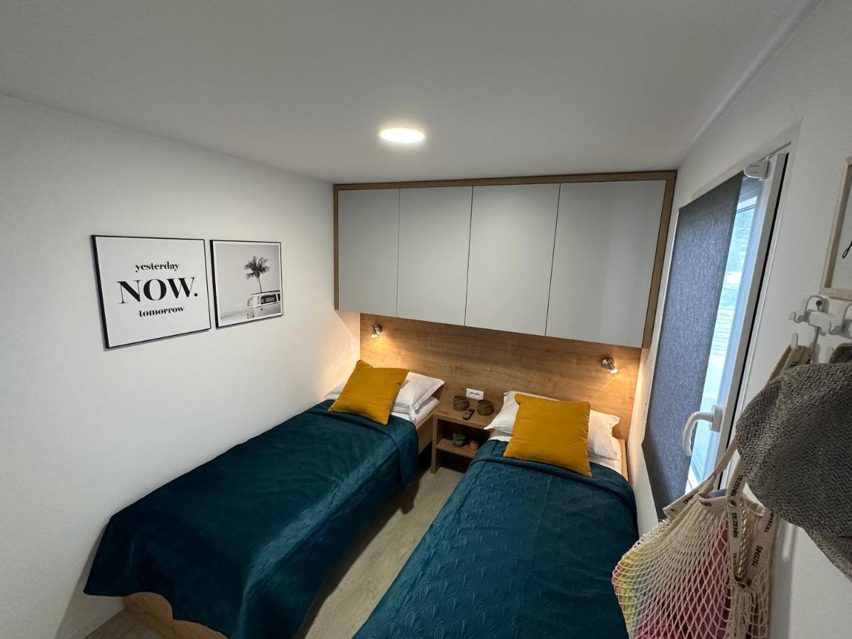 Mobile Home Mare Blu Rovanjska Extérieur photo
